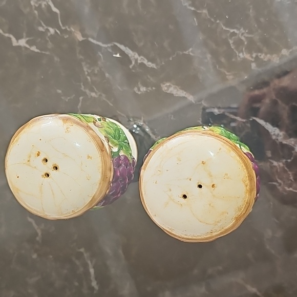 Elegant Grape Vine Salt and Pepper Shakers - Picture 2 of 5